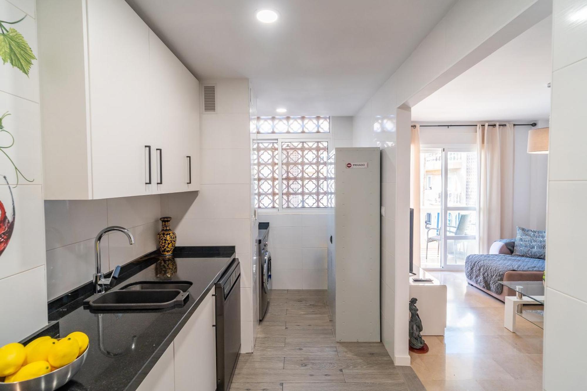 Casa Playa Guadalmar, Beautiful Apartment In Front Of The Sea, Wifi, Ac, Smart Tv, Private Parking 马拉加 外观 照片
