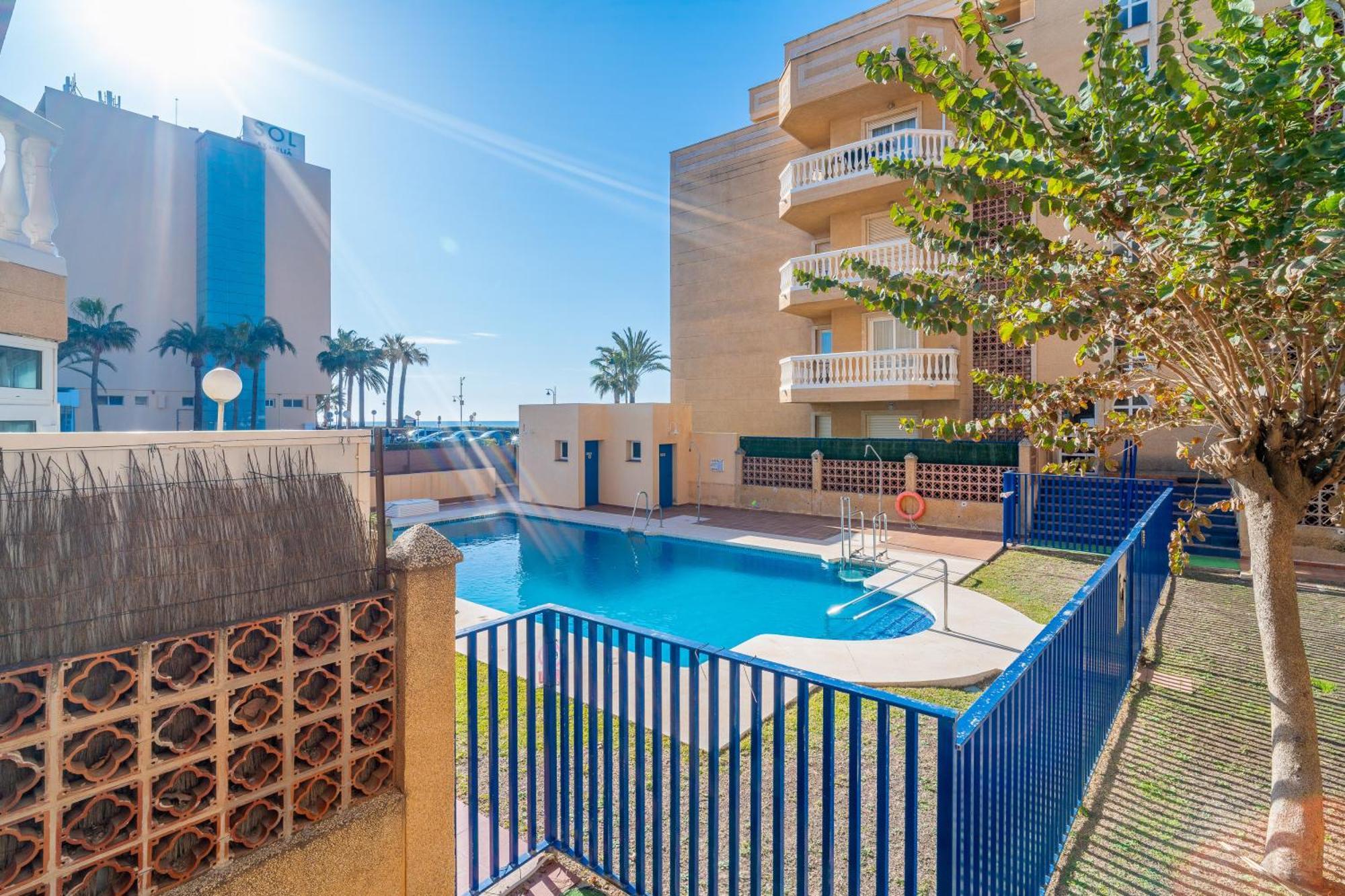 Casa Playa Guadalmar, Beautiful Apartment In Front Of The Sea, Wifi, Ac, Smart Tv, Private Parking 马拉加 外观 照片