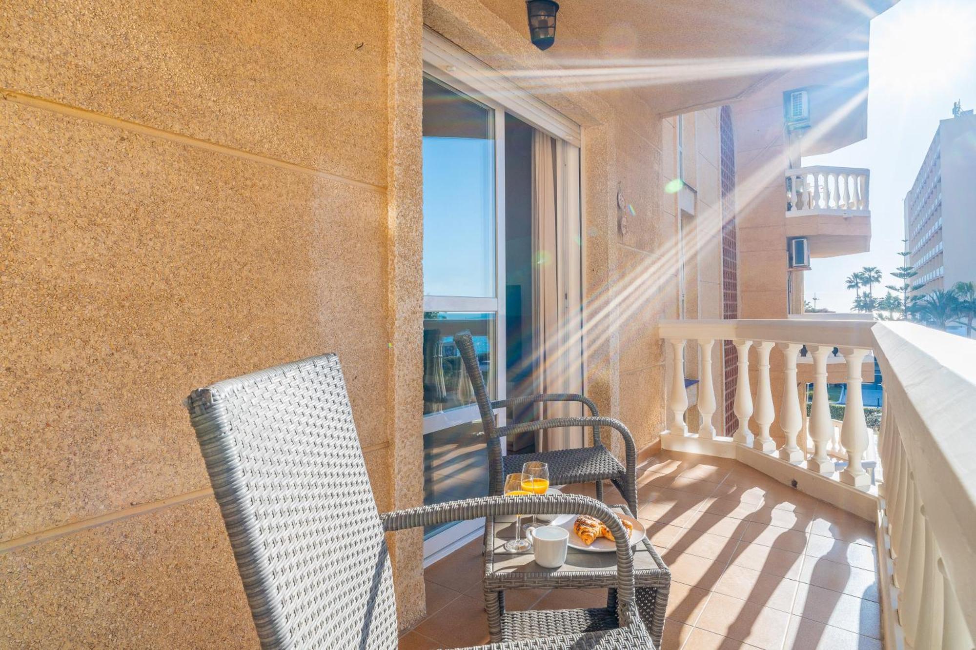 Casa Playa Guadalmar, Beautiful Apartment In Front Of The Sea, Wifi, Ac, Smart Tv, Private Parking 马拉加 外观 照片