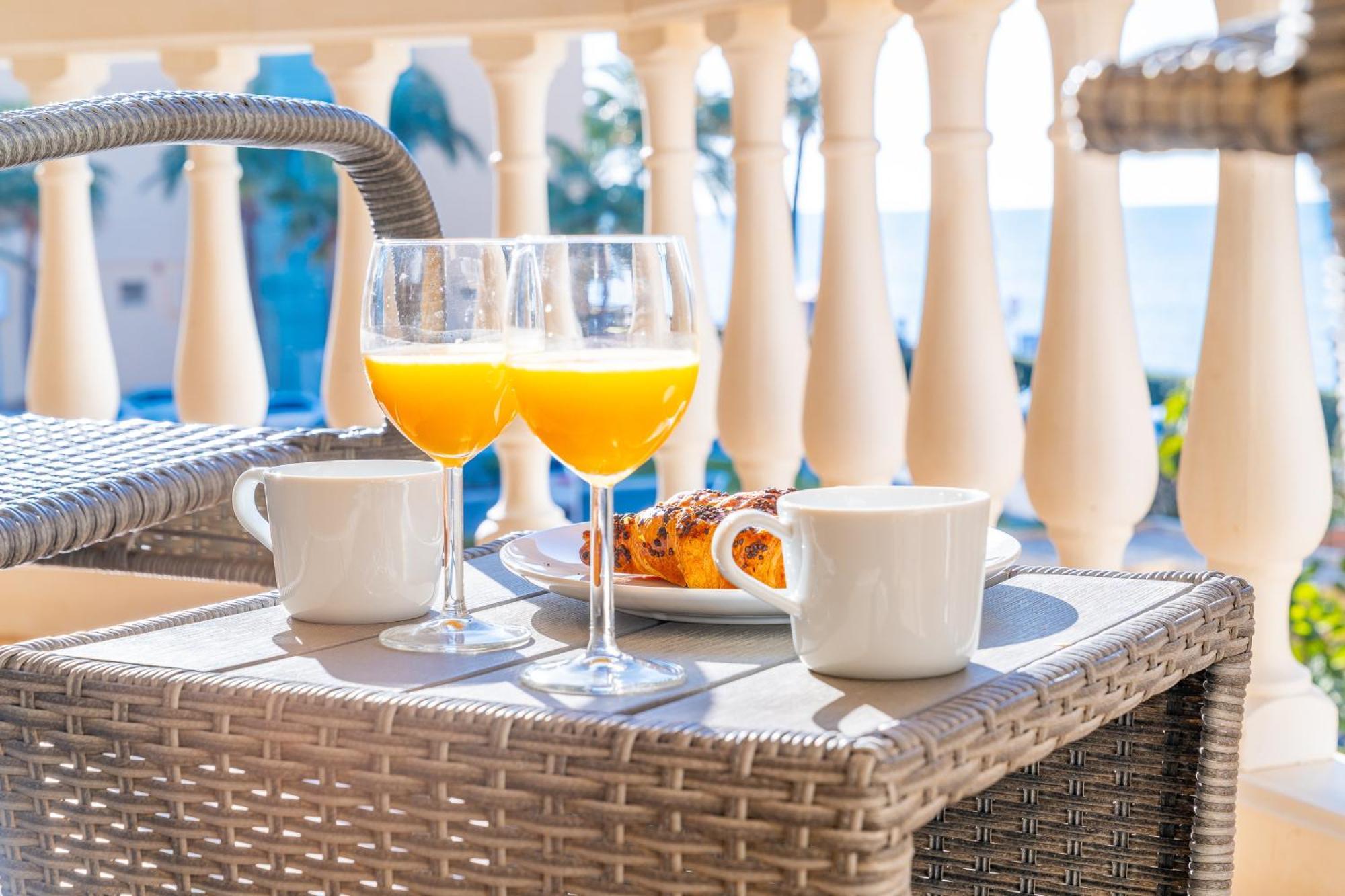 Casa Playa Guadalmar, Beautiful Apartment In Front Of The Sea, Wifi, Ac, Smart Tv, Private Parking 马拉加 外观 照片