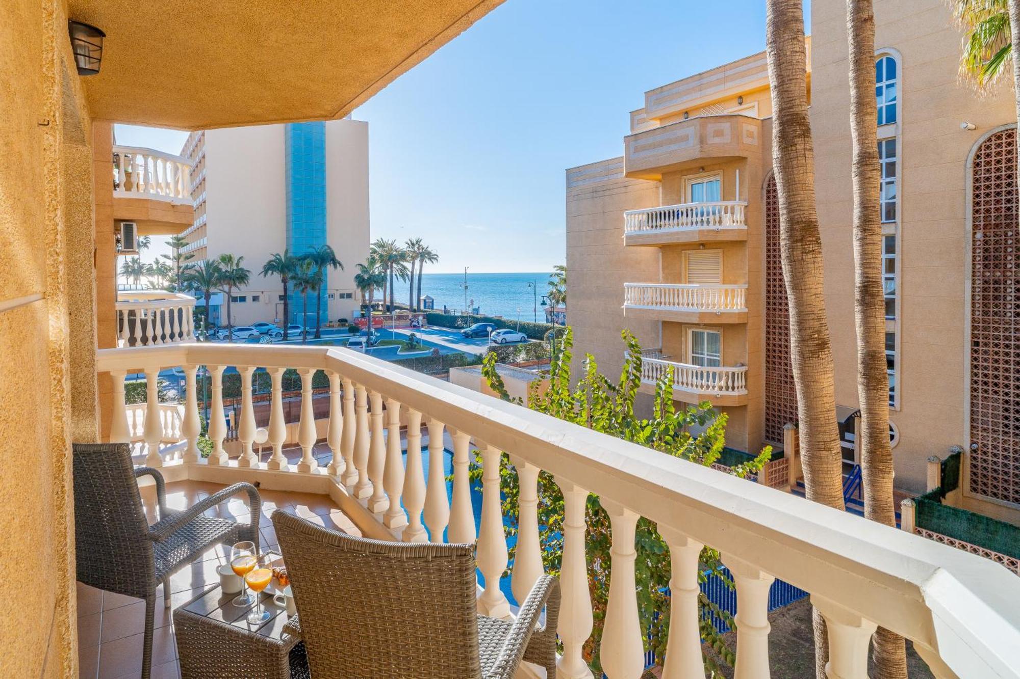 Casa Playa Guadalmar, Beautiful Apartment In Front Of The Sea, Wifi, Ac, Smart Tv, Private Parking 马拉加 外观 照片