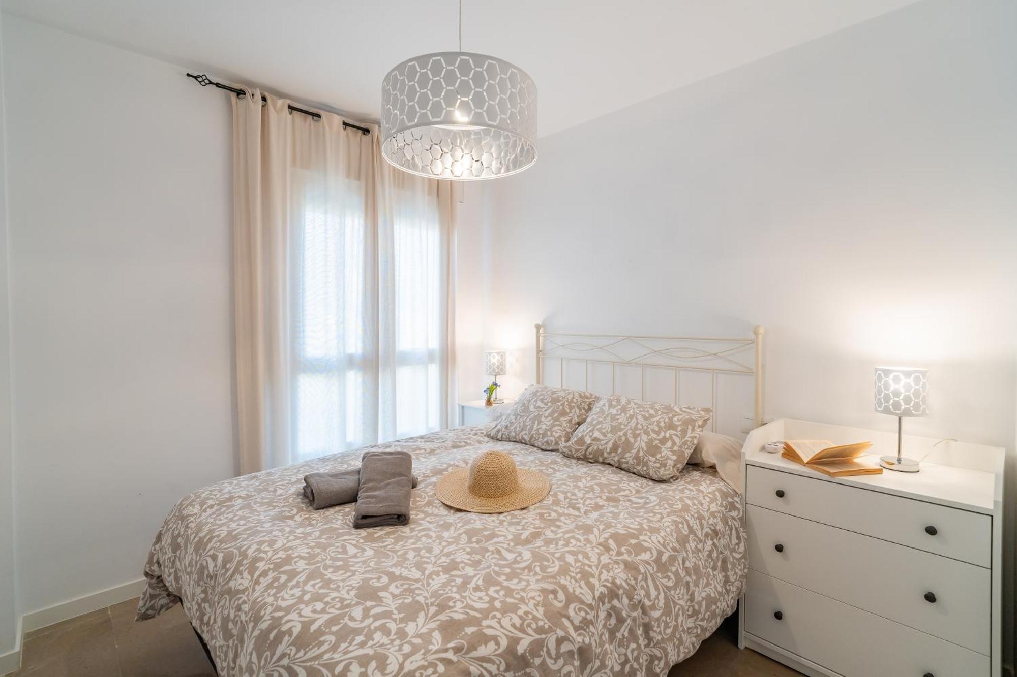 Casa Playa Guadalmar, Beautiful Apartment In Front Of The Sea, Wifi, Ac, Smart Tv, Private Parking 马拉加 外观 照片