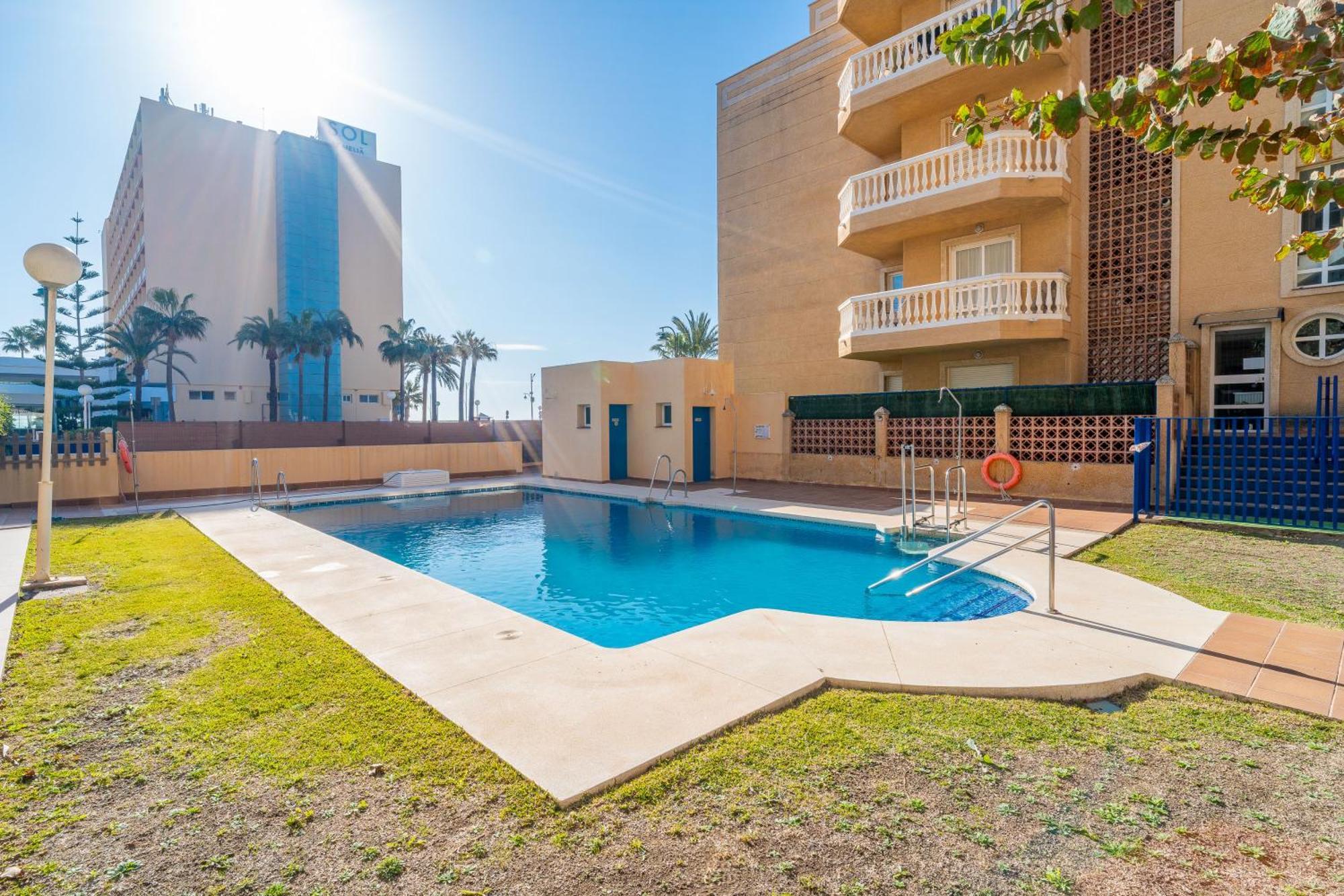 Casa Playa Guadalmar, Beautiful Apartment In Front Of The Sea, Wifi, Ac, Smart Tv, Private Parking 马拉加 外观 照片
